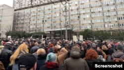 Građani ispred Republičkog javnog tužilaštva na protestu podrške smenjenim tužiteljkama