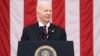 Biden honra a los soldados caídos durante la ceremonia del Memorial Day en el Cementerio Nacional de Arlington
