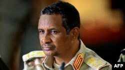 Hoggaamiyaha RSF General Mohamed Hamdan Daglo (Hemedti), waxaa la rumeysan yahay in uu xiriir dhow la leeyahay madaxweynaha Kenya William Ruto