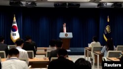 20일 한국 용산 대통령실 청사에서 장호진 국가안보실장이 북러 조약에 반발하는 내용의 브리핑을 진행 중이다.