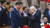 越南共产党总书记阮富仲在越南首都河内的主席府为到访的中国国家主席习近平举行欢迎仪式。（2023年12月12日）