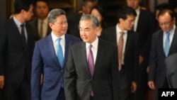 ARCHIVO - El Ministro de Relaciones Exteriores de China, Wang Yi, llegó a Washington este jueves para una serie de encuentros con funcionarios estadounidenses, con el propósito de mantener abiertos los canales de comunicación entre las dos potencias.