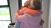 Mujeres unidas para ayudar a latinas con cáncer de seno