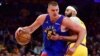 Nikola Jokić u duelu sa Entonijem Dejvisom (Foto: Gary A. Vasquez-USA TODAY Sports)