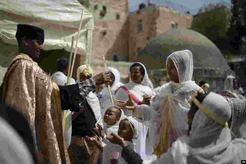 የኢትዮጵያ ኦርቶዶክስ ተዋሕዶ ቤተ ክርስቲያን ምእመናን&nbsp;የሆሳዕናን በዓል በእየሩሳሌም አክብረዋል፡፡