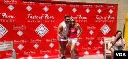 Posar para el recuerdo, así peruanos y sus invitados no dejaron pasar este día 11 de junio de 2023. Muchos se reunieron en Washington DC, donde asistieron al festival gastronómico "Taste of Peru". Foto: Mitzi Macias]