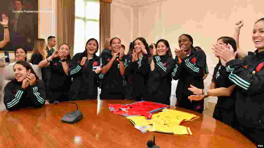 Es la primera vez que una selección colombiana femenina de fútbol avanzó hasta cuartos de final de un Mundial de la FiFA en la categoría absoluta. En el reconocimiento a las jugadoras del equipo femenino, el presidente Gustavo Petro, anunció el apoyo económico de dos millones de dólares para el desarrollo de la Liga Femenina en el País. 