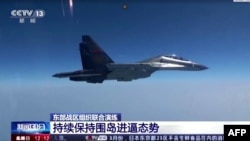 2023年4月9日，解放军在台湾周边进的“联合利剑”军演第二天模拟对台联合精准打击。台湾则数次出动战机防控，并严密监视中共导弹部队的动向。（法新社视频截图）