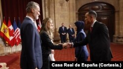 El boxeador venezolano Eldric Sella recibe el Premio Princesa de Asturias al Deporte 2022 como representante del Equipo Olímpico de Refugiados.