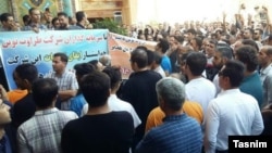 یکی از تجمع‌های سرمایه‌گذاران و مال‌باختگان شرکت پیش‌فروش «رضایت خودرو طراوت نوین» در قزوین