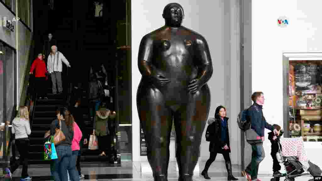 Fernando Botero fue un férreo defensor de su obra, ya que a su juicio en la era moderna la idea del volumen es un tabú. “Si pinto una mujer, un hombre, un perro o un caballo, lo hago con volumen. No es que yo tenga una obsesión con las mujeres gordas", dijo en una ocasión.