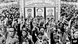 资料照片： 1949年5月2日北平欢迎中国共产党军队进城