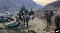 گذرگاه مرزی تورخم در استان ننگرهار در شرق افغانستان، در مرز این کشور با پاکستان (آرشیو)