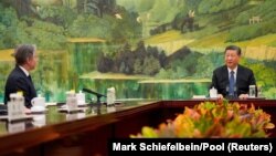 中國國家主席習近平2024年4月26日與造訪的美國國務卿安東尼·布林肯（Antony Blinken）在北京人大會堂舉行會談。 （媒體聯訪照片）