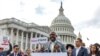 El congresista Jamal Bowman (Demócrata por Nueva York) se une a los creadores de TikTok en una conferencia de prensa para hablar en contra de una posible prohibición de TikTok en el Capitolio de Estados Unidos en Washington, 22 de marzo de 2023. REUTERS/Evelyn Hockstein