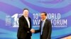 Presiden Jokowi Berjabat tangan dengan Elon Musk di sela-sela acara World Water Forum (WWF) di Bali, Senin (20/5) (biro Setpres)