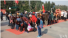 近年每逢毛泽东冥诞或忌日，大批中国民众到其湖南韶山故居祭拜这位已故独裁者 (美国之音/叶兵)