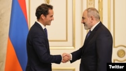 ერევანში კოლომინა პრემიერ ნიკოლ ფაშინიანს შეხვდა და ბაქოში გაფრინდა