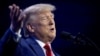 El expresidente de Estados Unidos y candidato presidencial republicano Donald Trump hace gestos mientras habla durante la Conferencia de Acción Turning Point en West Palm Beach, Florida, Estados Unidos, el 15 de julio de 2023.