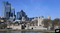 រូបឯកសារ៖ ប្រាសាទ Tower of London នៅក្នុងទីក្រុងឡុងដ៍ ចក្រភពអង់គ្លេស នៅថ្ងៃទី២៤ ខែមីនា ឆ្នាំ២០២០។