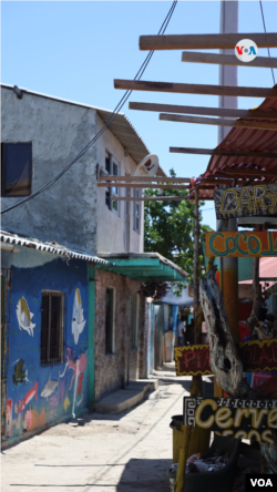 Algunas de las viviendas ya tienen más de una planta, la única solución para ampliar la habitabilidad de una población que tiende a crecer.