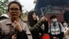 “清零政策”给中国沉重打击未完全复苏  大学毕业生谋职难挤爆寺庙祈福
