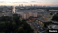 Una vista de la cárcel del condado de Fulton en Atlanta, Georgia, el 17 de agosto de 2023. Allí, el expresidente de EEUU Donald Trump y 18 de sus aliados deben rendirse y ser fichados.
