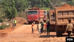 Malanje Angola Obras de desassoreamento de rio 