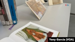 Cartas y telegramas originales enviados por la pintora mexicana Frida Kahlo forman parte de las más de 360 piezas preservadas en el Museo Nacional de Mujeres en las Artes, de Washington. 