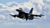 Arhiv - Borbeni avion američke proizvodnje F-16 "Falcon" snimljen 25. januara 2024.
