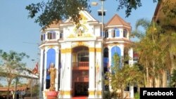 រូបភាពដកស្រង់ពីបណ្តាញសង្គមហ្វេសប៊ុក បង្ហាញឱ្យឃើញសំណង់កុដិក្នុងវត្តមួយ ក្នុងភូមិទួលត្រាច ឃុំទ្រាន ស្រុកកំពង់សៀម ខេត្តកំពង់ចាម។ (Facebook/មន្ទីរធម្មការ និងសាសនា ខេត្តកំពង់ចាម)