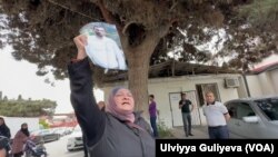 Nardaran məhbusu Abbas Hüseynin yaxınları 7 saylı Cəzaçəkmə Müəssisəsinin qarşısında etiraz aksiyası keçirib
