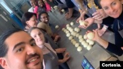 El venezolano Oliver Krstonosicby ofreció cinco WorkShop dirigido a refugiados ucranianos, todos fueron un éxito. [Foto: Cortesía]
