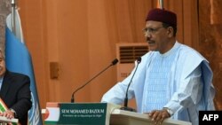 Mohamed Bazoum, le président nigérien déposé par un coup d'État militaire.