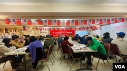2023年12月10日，美國舊金山華人在舊金山國父紀念館為中國監獄中的政治犯良心犯簽名寄聖誕新年賀卡現場。（周星晨 攝影）