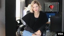Johana Bahamón dejó la actuación, hace 12 años, para trabajar por la población carcelaria de su país. [Foto: Karen Sánchez, VOA]