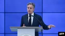 La visite de M. Blinken intervient dans le sillage de celle du ministre chinois des Affaires étrangères Wang Yi.