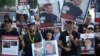 Familiares de los israelíes en poder de Hamás desde el 7 de octubre participan en una marcha por el regreso de sus seres queridos, que partió el martes desde Tel Aviv y que concluyó este sábado en los alrededores de la oficina del Primer Ministro Benjamín Netanyahu, en Jerusalén.
