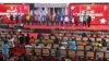 18 perwakilan partai politik juga ikut menandatangani Deklarasi Damai Kampanye Pemilu 2024 di Komisi Pemilihan Umum (KPU) pada Senin (27/11) di Jakarta. (VOA/Indra Yoga)