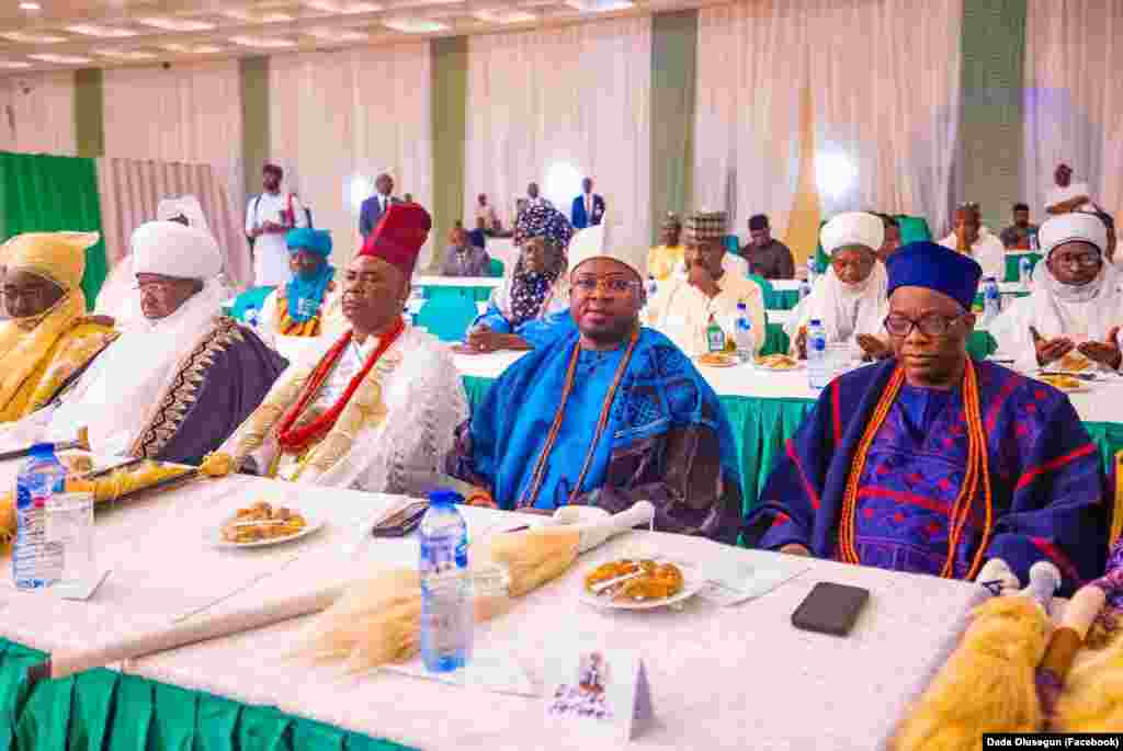 Ganawar Shugaba Tinubu Da Manyan Sarakunan Najeriya: Lokacin liyafa da addu'o'i