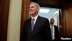 El presidente de la Cámara de Representantes de EEUU, Kevin McCarthy, después de que la Cámara aprobó, 314-117, el acuerdo de techo de deuda que negoció con la Casa Blanca para evitar un incumplimiento histórico en el Capitolio en Washington, el 31 de mayo de 2023.