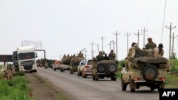 La guerre au Soudan a fait des milliers de morts, dont entre 10.000 et 15.000 dans une seule ville du Darfour selon des experts de l'ONU. 