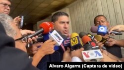  Luis Ratti declara tras interponer un recurso contra la primaria presidencial de la oposición ante el Tribunal Supremo de Justicia.
