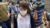 香港民主活动人士周庭正式放弃保释 港警称将“全力追捕”