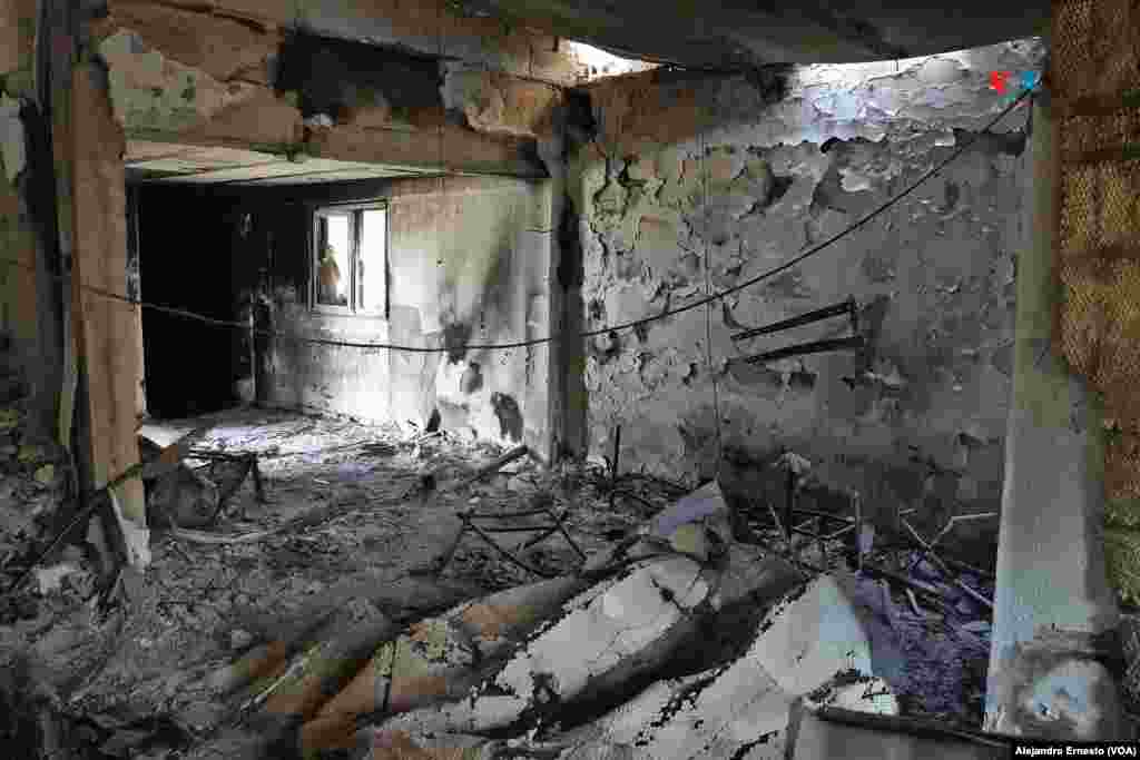 Interior de una vivienda calcinada en el kibutz Kissufim, el 1 de noviembre de 2023. 
