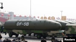 지난 2019년 중국 베이징 시내 행사에 나온 DF-8B 대륙간탄도미사일(ICBM) (자료사진)