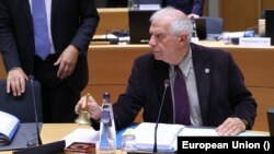 Жозеп Борель головує на засіданні ради міністрів закордонних справ ЄС в Брюсселі 13 листопада 2023 р.