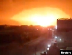 Trenutak eksplozije tokom napada snaga SAD na ciljeve Huta u Damaru, Jemen, na fotografiji napravljnoj od video snimka, 18. januara 2024.