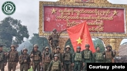 လားရှိုး အရှေ့မြောက်တိုင်းစစ်ဌာနချုပ်ကို MNDAA ဦးဆောင် မဟာမိတ်တပ်များ အပြည့်အဝသိမ်းပိုက်ခဲ့အပြီးမှတ်တမ်းပုံ (ဓါတ်ပုံ - MNDAA)