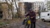Руйнування в Авдіївці в Донецькій області, що опинилася під прямими обстрілами російської артилерії. 17 жовтня 2023 р.